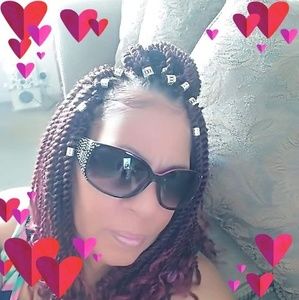 Meet your Posher, Dana